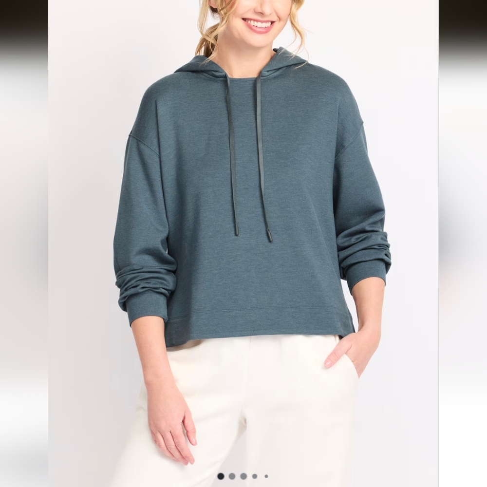 Travis Mathew Skyloft Soft Hoodie- L